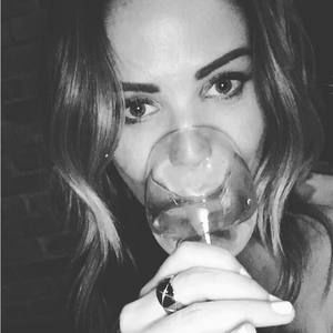 Meet your Posher, Mariel